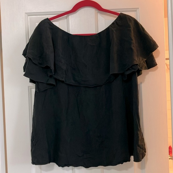 Lulus Tops - Lulu’s off the shoulder black ruffle top size small